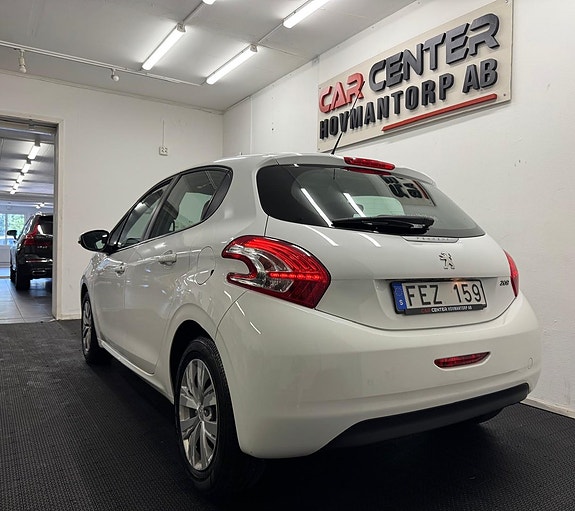 Peugeot 208 3 of 20