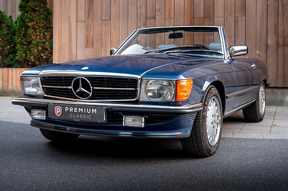 Mercedes-Benz 560 SL 4 of 30