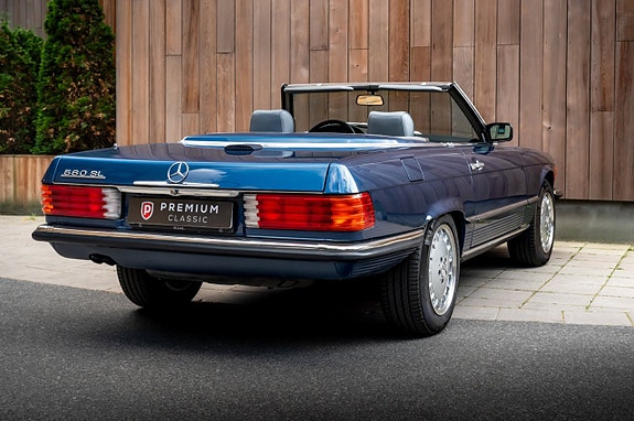 Mercedes-Benz 560 SL 14 of 30