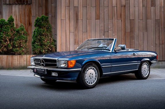 Mercedes-Benz 560 SL 5 of 30