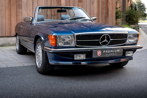 Mercedes-Benz 560 SL 2 of 30