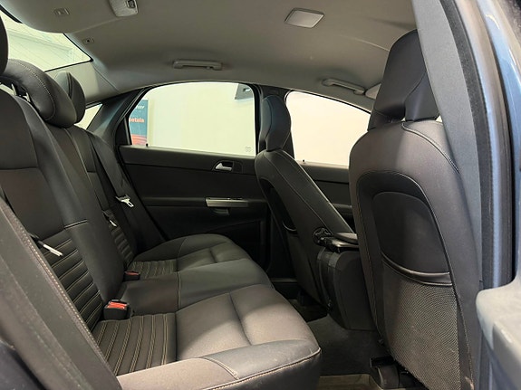 Volvo S40 12 of 16