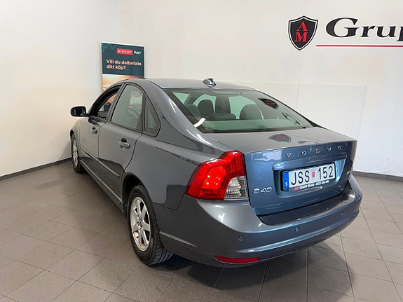 Volvo S40 9 of 16