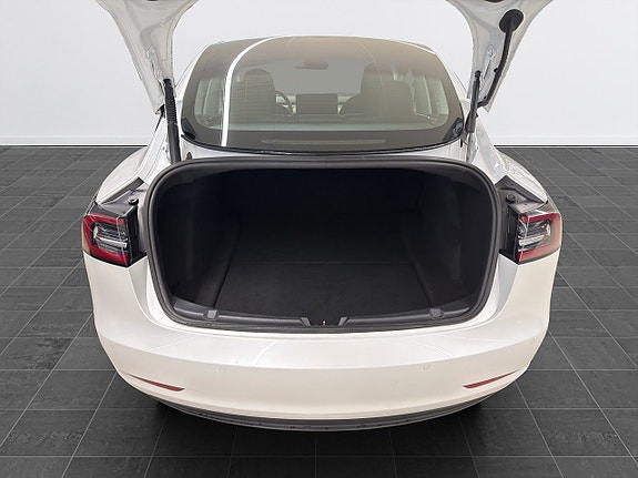 Tesla Model 3 14 of 16