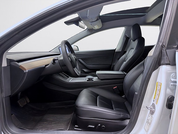 Tesla Model 3 8 of 16
