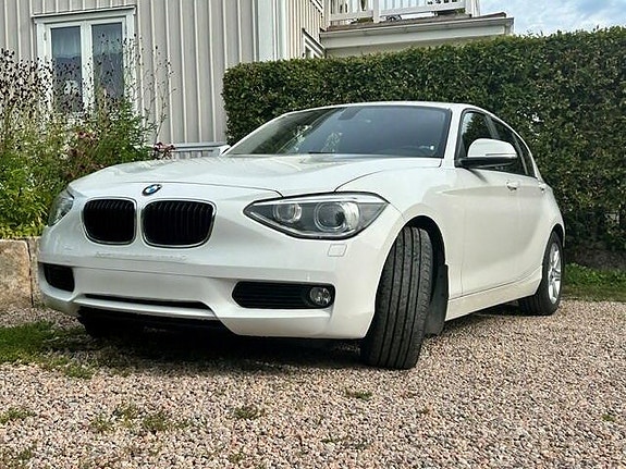 BMW 118d 2 of 11