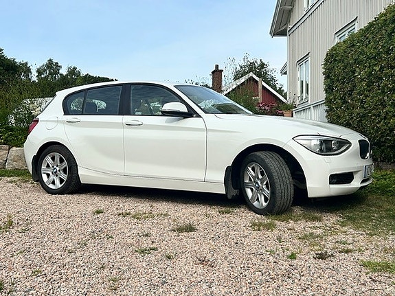 BMW 118d 3 of 11