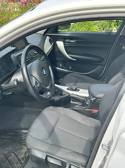 BMW 118d 6 of 11