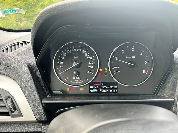 BMW 118d 8 of 11