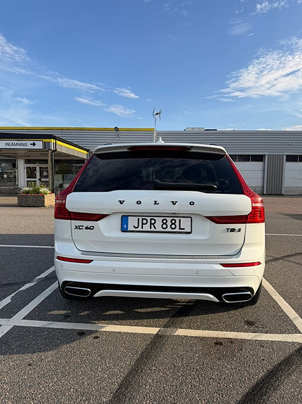 Volvo XC60 4 of 10