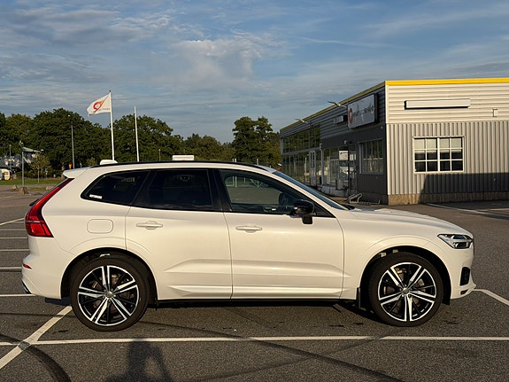Volvo XC60 2 of 10