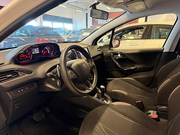 Peugeot 208 9 of 21