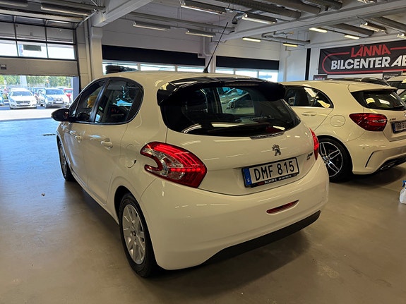 Peugeot 208 7 of 21