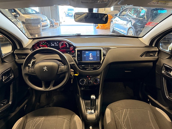 Peugeot 208 18 of 21