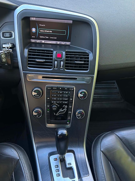 Volvo XC60 5 of 5