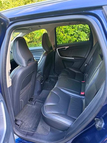 Volvo XC60 4 of 5