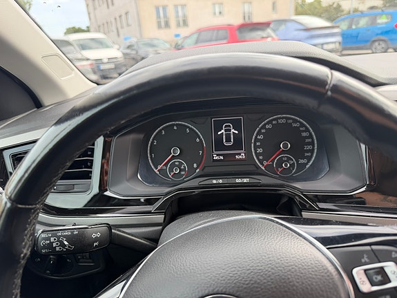 Volkswagen Polo 9 of 13