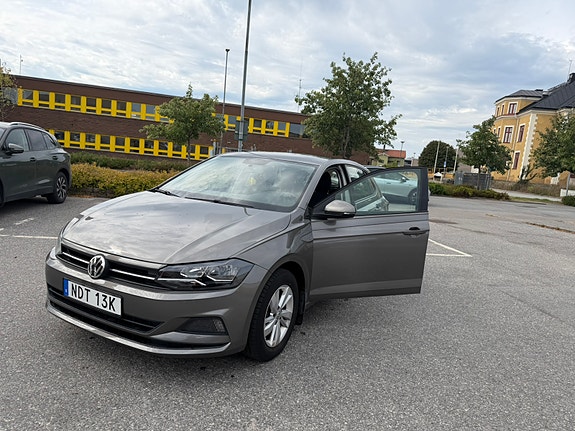 Volkswagen Polo 2 of 13