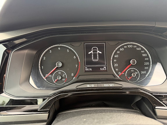Volkswagen Polo 10 of 13
