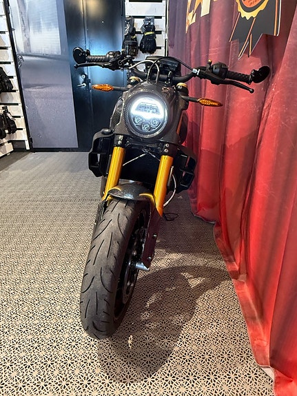 Indian FTR 1200 R Carbon 3 of 12