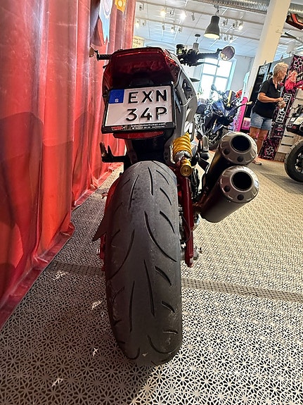 Indian FTR 1200 R Carbon 4 of 12