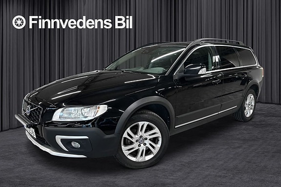 Volvo XC70 2 of 17