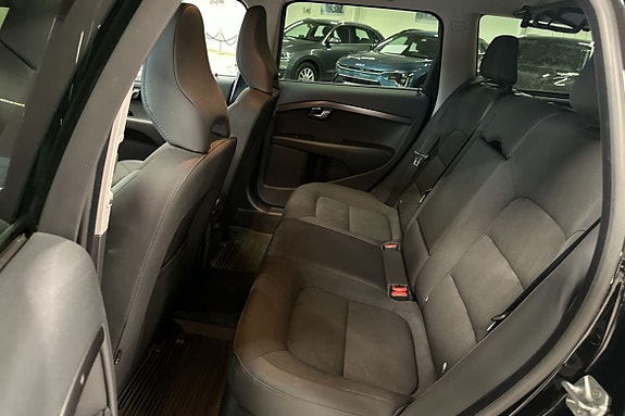 Volvo XC70 13 of 17