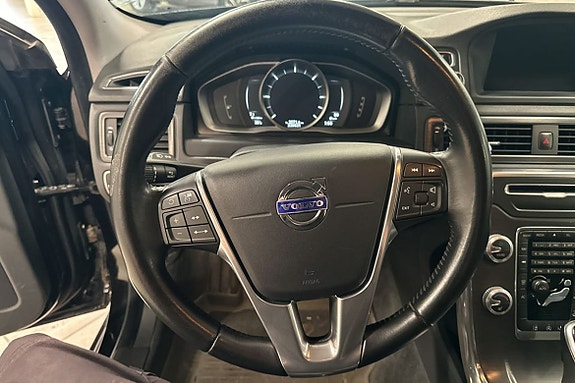 Volvo XC70 9 of 17