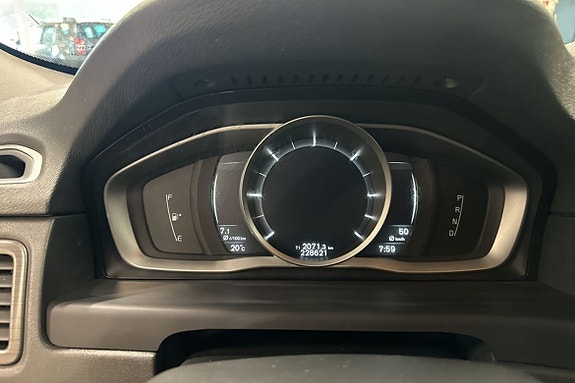 Volvo XC70 10 of 17