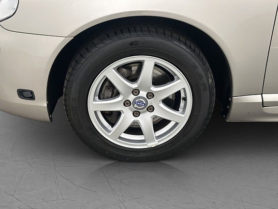 Volvo V70 27 of 30