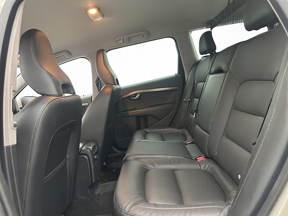 Volvo V70 24 of 30