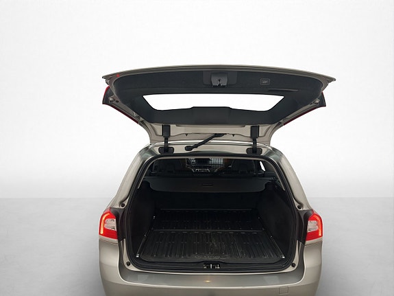 Volvo V70 10 of 30