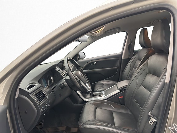 Volvo V70 12 of 30