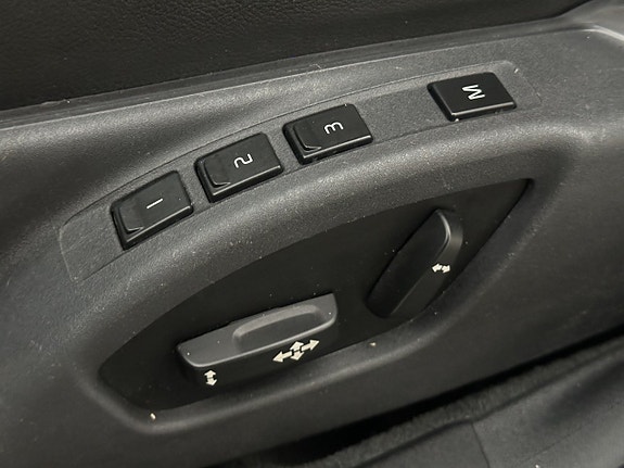 Volvo V70 13 of 30