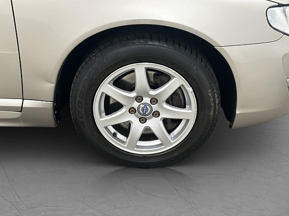 Volvo V70 30 of 30