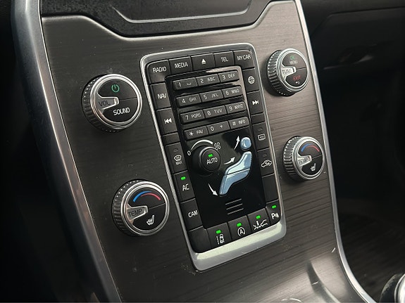 Volvo V70 22 of 30