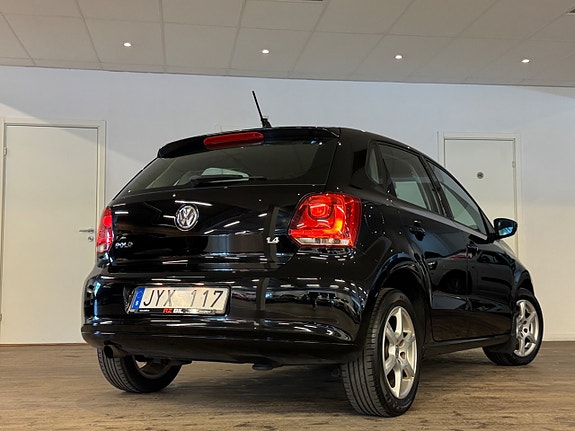 Volkswagen Polo 10 of 24