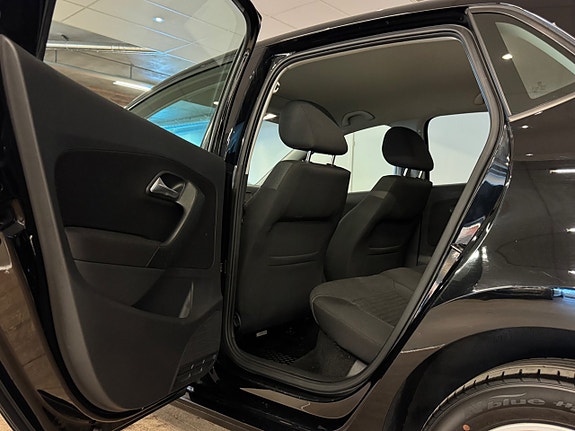 Volkswagen Polo 18 of 24