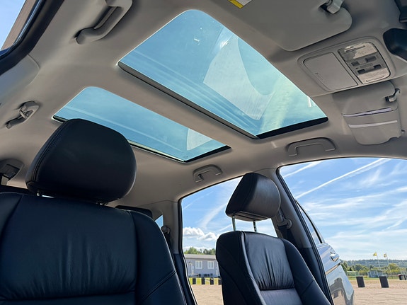 Honda CR-V 10 of 15