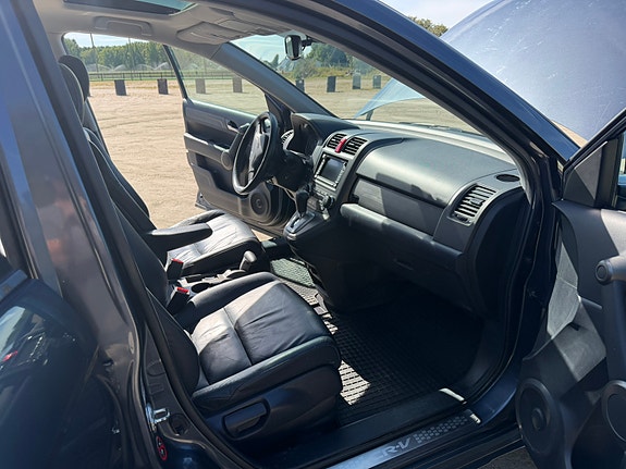 Honda CR-V 9 of 15