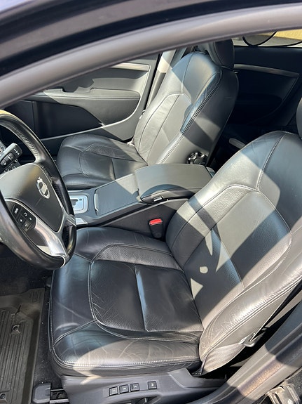 Volvo V70 8 of 18