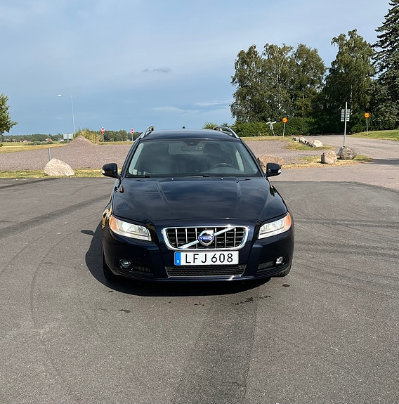 Volvo V70 5 of 18