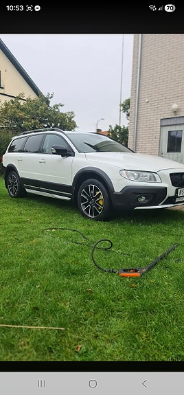 Volvo XC70 2 of 2