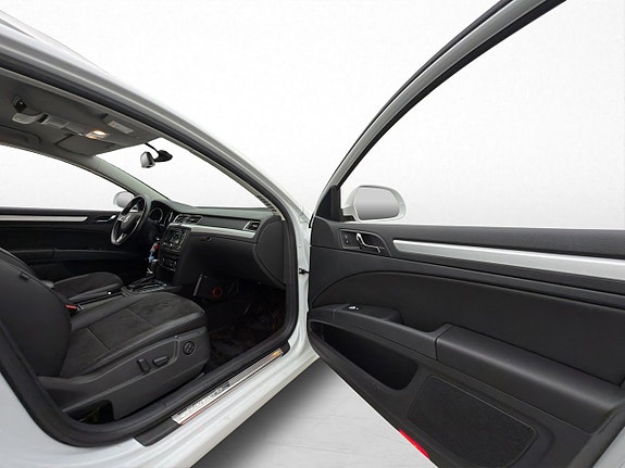 Skoda Superb 14 of 28