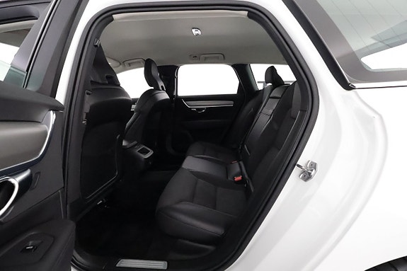 Volvo V90 12 of 28