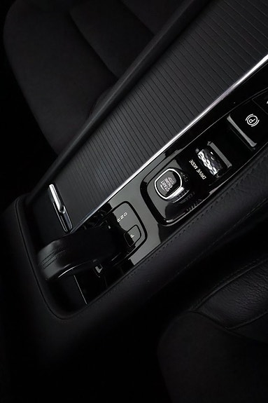 Volvo V90 24 of 28