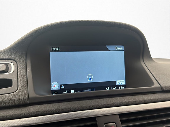 Volvo V70 18 of 30