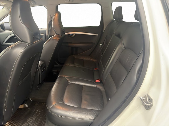 Volvo V70 21 of 30