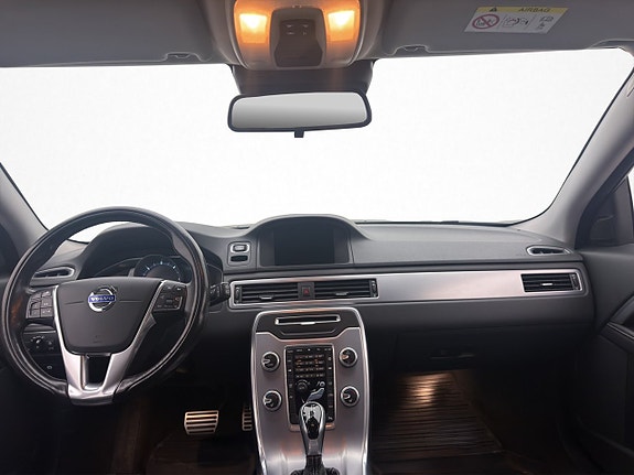 Volvo V70 12 of 30