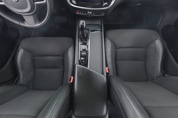 Volvo V60 14 of 29